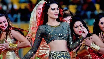 IPL 2017: This is how Kriti Sanon stole the show in Bengaluru [Video]