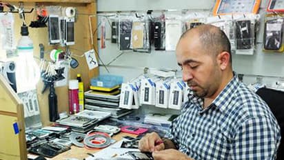 സൗദിവത്കരണം നടപ്പാക്കാത്ത 609 മൊബൈല്‍ ഷോപ്പുകള്‍ അടച്ചുപൂട്ടി