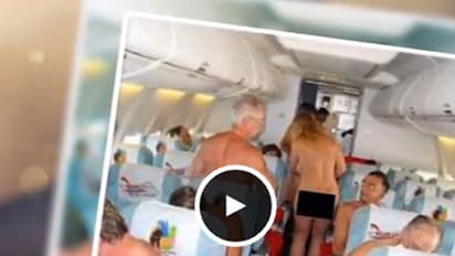 യാത്രക്കാര് നഗ്നരായ ഒരു വിമാനം