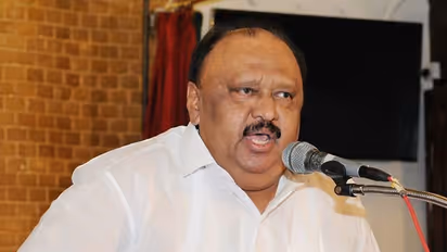 തോമസ് ചാണ്ടി രാജിവെയ്ക്കേണ്ടതില്ലെന്ന് എന് സി പി