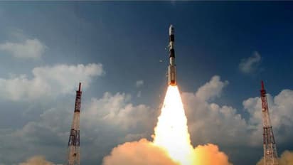 ചരിത്രമെഴുതി ഐഎസ്ആര്ഒ; പിഎസ്എല്വി സി-34 വിക്ഷേപണം വിജയകരം