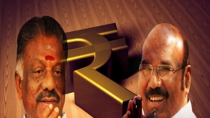 தமிழகத்தின் நிதியமைச்சர் பன்னீர்செல்வமா? ஜெயக்குமாரா?