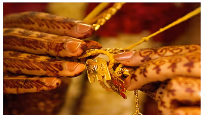 தாலி கயிற்றை எந்தெந்த கிழமைகளில் மாற்ற வேண்டும்? சிறந்த நேரம் எது?