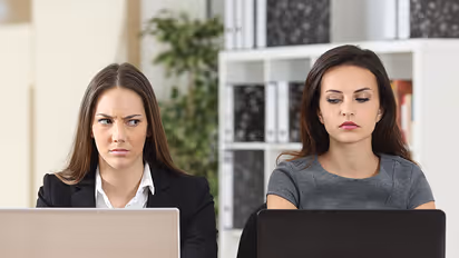 ಕ್ಷುಲ್ಲಕ ಸ್ವಭಾವದ ಸಹೋದ್ಯೋಗಿಗಳನ್ನು ಸಂಭಾಳಿಸುವುದು ಹೇಗೆ?