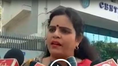 కరాటే కల్యాణికి కోపమొచ్చింది (వీడియో)