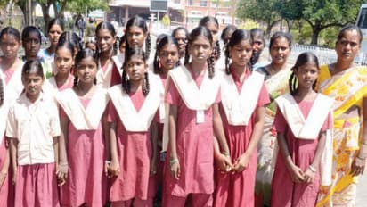 கள்ளத்தனமாக சாராயம் விற்பனை; போதையில் மாணவிகளிடம் அத்துமீறல்; பள்ளி மாணவிகள் ஆட்சியரிடம் மனு...