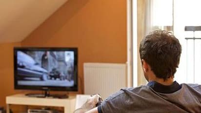 ಟೀವಿ ವೀಕ್ಷಣೆ ಸಿಗರೆಟ್ಗಿಂತ ಅಪಾಯಕಾರಿ: 1 ಗಂಟೆ ವೀಕ್ಷಣೆಯಿಂದ 22 ನಿಮಿಷ ಆಯಸ್ಸು ಕಡಿಮೆ!