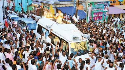 சுற்றுப்பயணம் போன இடத்தில் குழந்தைக்கு பெயர் வைத்த டிடிவி; இந்த மாதிரி பெயரை ரூம் போட்டு யோசிச்சு இருப்பாரோ?