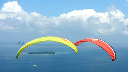 పారాగ్లైడింగ్ లో విషాదం.. గుజరాత్లో దక్షిణకొరియా వాసి దుర్మరణం