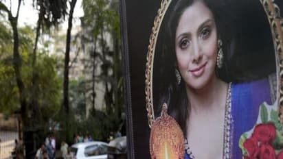 கணவரின் சர்ப்ரைஸ் என்னன்னு தெரியாமலேயே மறைந்த ஸ்ரீதேவி... மனைவிக்காக கஷ்டப்பட்டும் கொடுக்க முடியாத சோகம்!