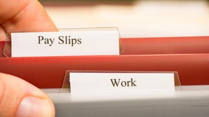 കൊവിഡ്: ശമ്പളം കൊടുക്കാന് സര്ക്കാര് സഹായിക്കണമെന്ന് സ്വകാര്യ കമ്പനികള്