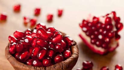 உங்களுக்குத் தெரியுமா? மாதுளம் பூக்களைத் தலையில் வைத்துக் கட்டிக் கொண்டால் தலைவலி தீரும்...