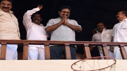 தினகரன் வீட்டில் திடீர் ஆலோசனை...- வெற்றிவேல், தங்க தமிழ்ச் செல்வன் சந்திப்பு!