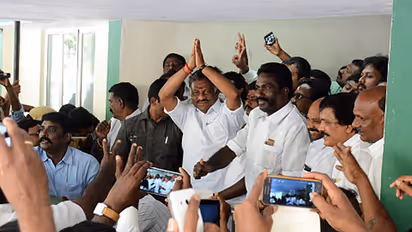 Panneerselvam’s convoy stopped on way to resort, Section 144 imposed