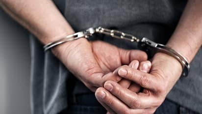 ரெய்டு எதிரொலியின் முதல் ஸ்டெப்..! சசிகலா உறவினர் பாஸ்கரனுக்கு 5 ஆண்டு கால சிறை தண்டனை..!