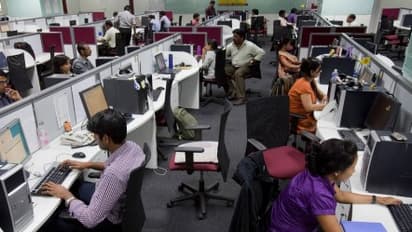 ஐ.டி நிறுவனங்களுக்கு சிறப்பு விடுமுறை..? கொரோனா பதற்றத்தில் இந்தியா..!