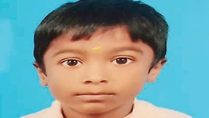 தனியார் கல்லூரி பேருந்து பயங்கரமாக மோதியதில் ஆறு வயது சிறுவன் பலி; சோகத்தில் மூழ்கிய உறவினர்கள்...