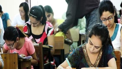 நீட் தேர்வில் போலி ஹால் டிக்கெட்...! திருப்பி அனுப்பப்பட்ட மாணவி..!