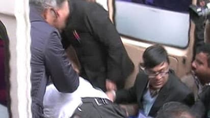 ഇ അഹമ്മദിന് പാര്‍ലമെന്റില്‍ വെച്ച് ഹൃദയാഘാതം; നില ഗുരുതരം