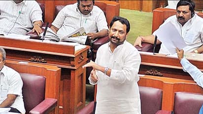 ब्लू फिल्म देखने वाले डिप्टी सीएम को कुर्सी बचाने के लिए परिषद में भेजेगी भाजपा