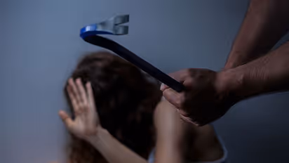 పెళ్లిలొ డ్యాన్స్ చేసినందుకు భార్యను హతమార్చిన భర్త