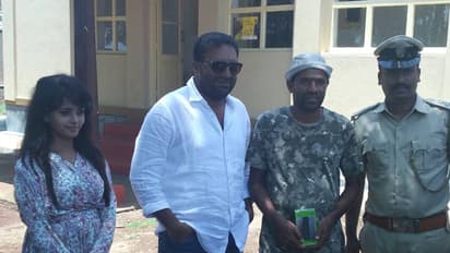 ಬಿಳಿಗಿರಿರಂಗನ ಬೆಟ್ಟದ ಬಳಿ ವನ್ಯಜೀವಿ ಸಂರಕ್ಷಣೆ ಅಭಿಯಾನದಲ್ಲಿ ಪ್ರಕಾಶ್ ರೈ ಮತ್ತು ಮಯೂರಿ