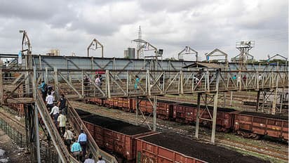 बिजली संकट : कोयला समय पर पहुंचाने के लिए केंद्र सरकार ने रद्द कीं 657 ट्रेनें  