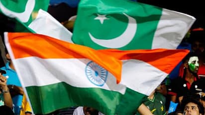 ಇಂಡೋ-ಪಾಕ್ ಹೈವೋಲ್ಟೇಜ್ ಕದನಕ್ಕೆ ಶುರುವಾಗಿದೆ ಕ್ಷಣಗಣನೆ; ಬುಕ್ಕಿಗಳಿಗೆ ಯಾರು ಫೇವರಿಟ್ಸ್?