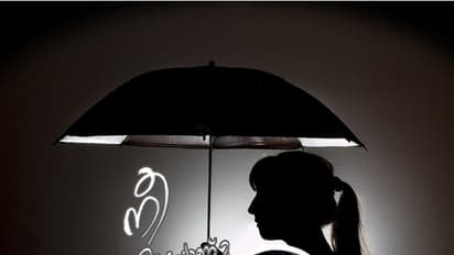 ഇരുള് മഴയത്ത്, അപരിചിത നഗരത്തില്, ഒറ്റയ്ക്കൊരു രാത്രി!