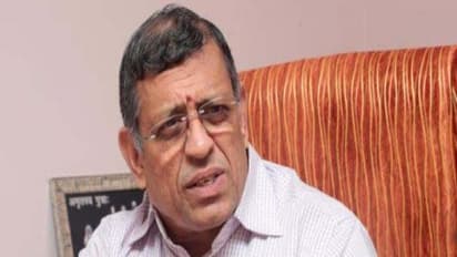 துக்ளக் ஆசிரியர் குருமூர்த்திக்கு விசாரணை ஆணையம் சம்மன்...!