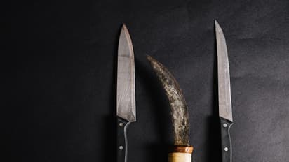 ಕಿವಿಯೋಲೆ ಕೊಟ್ಟಿಲ್ಲ ಕಾರಣಕ್ಕೆ ಪತ್ನಿಯ ಜನನಾಂಗವನ್ನೇ ಕತ್ತರಿಸಿದ!