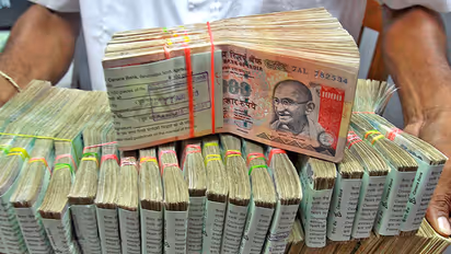 ಕಪ್ಪು ಹಣ ಉಳಿಸಿಕೊಳ್ಳೋಕೆ  ಸಿಎಂ ಪರಮಾಪ್ತ ಸಚಿವರ ಕುಟುಂಬದ ಕಟ್ಟಾಜ್ಞೆ?