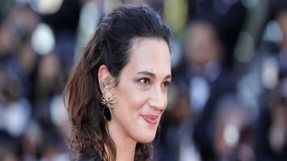 5 ஆண்டுகளின் கட்டாயம்...! பல முறை பாலியல் பலாத்காரம் செய்யப்பட்டேன்...! பிரபலங்கள் மத்தியில் தயாரிப்பாளரை அலற விட்ட நடிகை...!