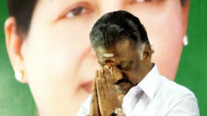 சட்டப்பேரவையில் புகழ்ந்த எம்.எல்.ஏ...! வேண்டாமுன்னு மறுத்த பன்னீர்...! ஏன் தெரியுமா?