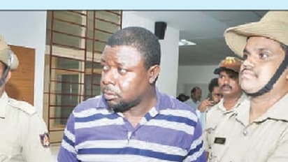 ಫೇಸ್ಬುಕ್'ನಲ್ಲಿ 101 ಜನರಿಗೆ ಪಂಗನಾಮ ಹಾಕಿದ ವಿದೇಶಿ ಪ್ರಜೆ ಸೆರೆ