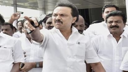 என்ன ஆட்சி நடத்தறீங்க நீங்க - லெப்ட் ரைட் வாங்கிய ஸ்டாலின்