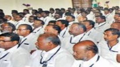 ஒற்றுமை, ஒழுக்கம், கட்டுப்பாட்டுடன் இருக்க வேண்டும் - ரஜினி மக்கள் மன்ற நிர்வாகிகளுக்கு ரஜினிகாந்த் அறிவுரை..