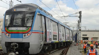 టీఎస్ఆర్టీసి సమ్మె: హైదరాబాదులో అదనపు మెట్రో రైళ్లు ఇలా...