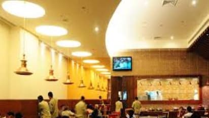 இனி, ஓட்டல் “ஏ.சி.” அறையில் “ஈஸி”யாக சாப்பிடலாம்.. ஜி.எஸ்.டி. வரி விரைவில் குறைப்பு !!!