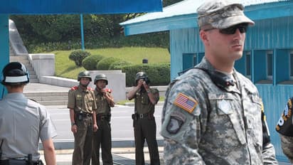 അതിര്ത്തിയില് ലൈറ്റ് സ്ഥാപിച്ചതിനെച്ചൊല്ലി ഇരു കൊറിയകളും ആക്രമണത്തിനൊരുങ്ങുന്നു