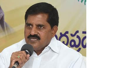 ఆయనకు నోటి దురద ఎక్కువ: కేసీఆర్ పై ఏపీ మంత్రి ఫైర్