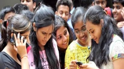 12ம் வகுப்பு தேர்வு ரிசல்ட்... கலங்கித் தவிக்கும் மாணவர்களுக்கு இரண்டாம் வாய்ப்பு... அமைச்சர் அன்பில் தகவல்!