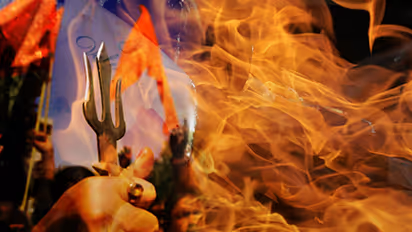 Kochi’s Kiss of Love: Here's why Shiv Sena’s selective moral policing is problematic