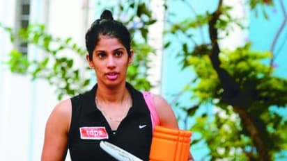 சர்வதேச ஸ்குவாஷ்: 8 முறை உலக சாம்பியன் வென்றவரை வீழ்த்தி இந்திய வீராங்கனை அசத்தல்...