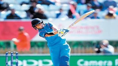 ஆஸ்திரேலியாவை வீழ்த்தி 2-வது முறையாக இறுதிச் சுற்றுக்கு முன்னேறியது இந்தியா…