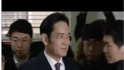 സാംസങ് ഗ്രൂപ്പ് മേധാവി ജെയ് വൈ ലിക്ക് അഞ്ച് വർഷത്തെ തടവ്