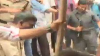 పెనుమాకలో రైతుల రగడ