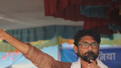 Jignesh Mevani : సీపీఎంపై మండిపడ్డ జిగ్నేష్ మేవానీ.. కేరళ ఎల్డీఎఫ్, బీజేపీకి మధ్య ఒప్పందం ఉందని ఆరోపణ