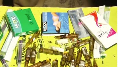 ആലപ്പുഴയില് വന് മയക്കുമരുന്ന് പെണ്വാണിഭ സംഘം പിടിയില്