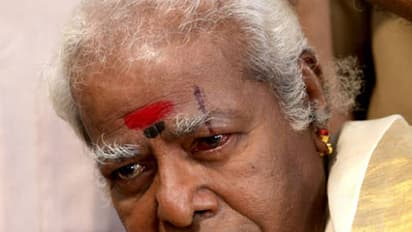 പകര്ന്നാട്ടങ്ങളുടെ പെരുന്തച്ചന്